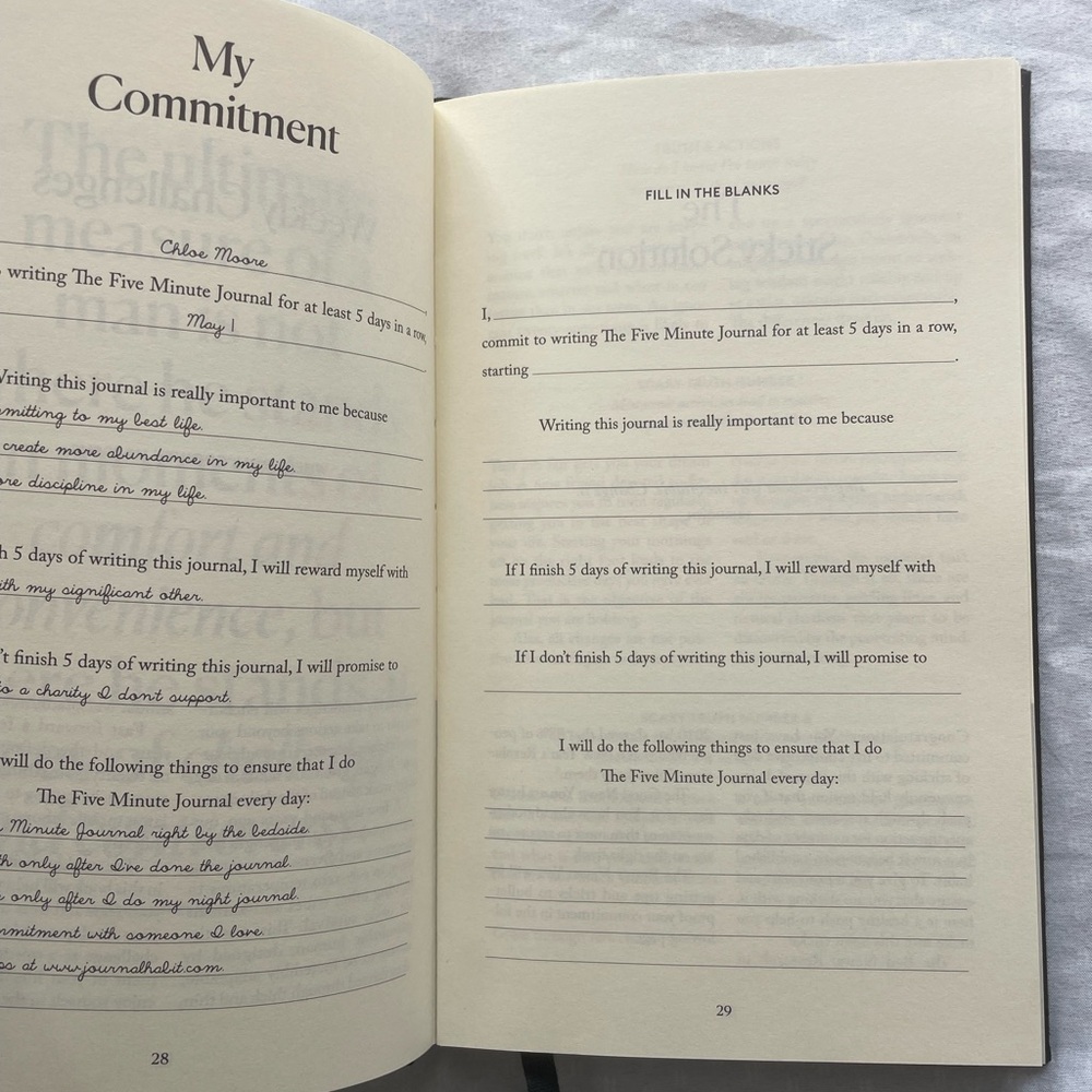 The Five Minute Journal - Black and Gold - Picture 3 of 4